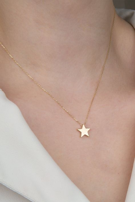 Everyday Jewelry Gold, Gold Star Necklace, Gold Star Pendant, Diamond Star Necklace, Star And Moon Necklace, Good Luck Necklace, Star Necklace Gold, Neck Accessories, Celestial Necklace