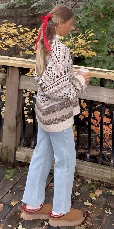 Tasman Slippers Outfits, Outfit Ideas For Teens, Fall Outfit Women, Fall Outfit 2023, Slipper Outfit, Tazz Slipper, Aesthetic Fall Outfit, Winter Birthday Outfit, Cute Fall Fashion