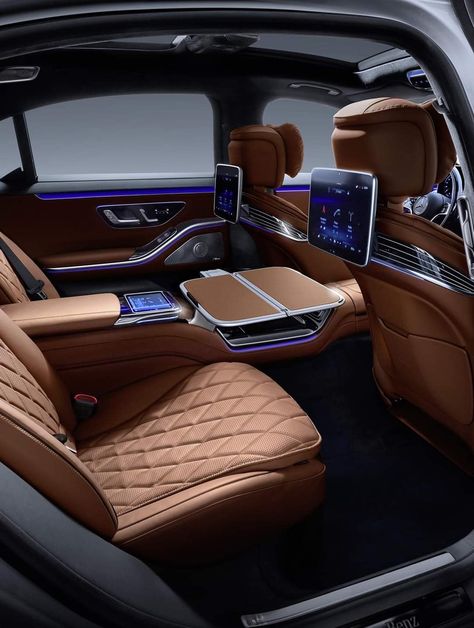 Cars Wallpaper Aesthetic, Aesthetic Cars Wallpaper, Black Car Interior, Aesthetic Sports, Luxury Cars Range Rover, Luxury Lifestyle Aesthetic, Black Cars, Wallpaper Luxury, Garage Car