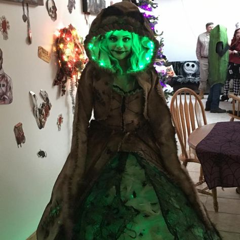 Women Oogie Boogie Costume, Oogie Boogie Costume Women, Female Oogie Boogie, Oogie Boogie Dress Diy, Female Oogie Boogie Costume, Oogie Boogie Dress Costume, Diy Oogie Boogie Costume, Oogie Boogie Cosplay Female, Diy Oogie Boogie