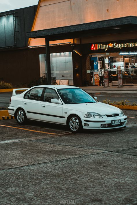 Honda Sedan, Raw Aesthetic, Civic Ek, Cool Car Pictures, Car Wallpaper, Gear Head, Car Wallpapers, Honda Civic, Dream Big