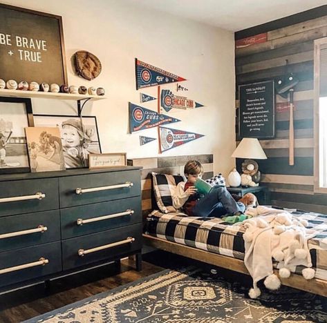 Ethereal Apartment, Messy Beds, Vintage Baseball Room, Baseball Theme Room, Boy Sports Bedroom, Baseball Bedroom, Sport Bedroom, Boys Bedroom Makeover, Baseball Room