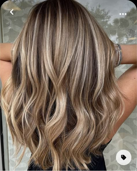 Caramel Balayage Blonde, Short Hair Highlights And Lowlights, Blonde Balayage Medium Length, Balayage Medium Length, Highlights And Lowlights Blonde, Low Maintenance Blonde Hair, Long Hair Balayage, Low Maintenance Blonde, Balayage Medium