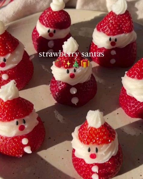 @goveganchallenge on Instagram: ""GET NEW VEGAN COOKBOOK - Over 200+ Delicious Vegan Recipes Including 30-day Meal Plans" =>> LINK IN BIO 🔗 @goveganchallenge  1️⃣ or 2️⃣? Which #recipe would you try?👇  By @Veggieworldrecipes  1️⃣ 🍓Strawberry Santas🍓  I shared these adorable strawberry Santas last year and you guys absolutely loved them, so I had to share them again as my first holiday recipe of the season🥰 They couldn’t be easier to make and require no baking!🫶🏽  ✨Ingredients 10-15 large fresh strawberries 1/2 cup melted vegan white chocolate 1/4 cup vegan cream cheese  ✨Optional black sesame seeds for eyes (or black sprinkles) red round sprinkles for nose (you can also use red frosting or icing)  ✨Directions Melt the vegan white chocolate and measure out 1/2 cup of melted chocolate Christmas Desserts Strawberry, Santa Hat Strawberries, Strawberry Christmas Dessert, Strawberry Christmas Desserts, Santa Strawberries, Strawberry Santa, Red Frosting, Strawberry Snacks, Strawberry Santas