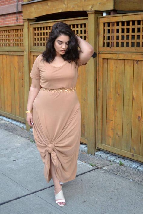 Summer Maxi Dress Nadia Aboulhosn, Plus Zise, Trendy Dresses Summer, Look Rock, Moda Plus, Summer Maxi, Maxi Knit Dress, Curvy Outfits, Summer Maxi Dress