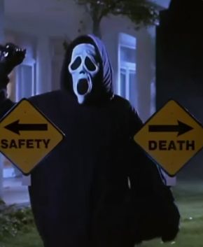 Scary Movie 1 Wallpaper, Ghost Face Aethstetic Wallpaper, Ghostface Wassup, Scary Movie Wallpaper, Ghostface Scary Movie, Ghost Face Icon, Ghost Face Funny, Cursed Pfps, Terror Icons