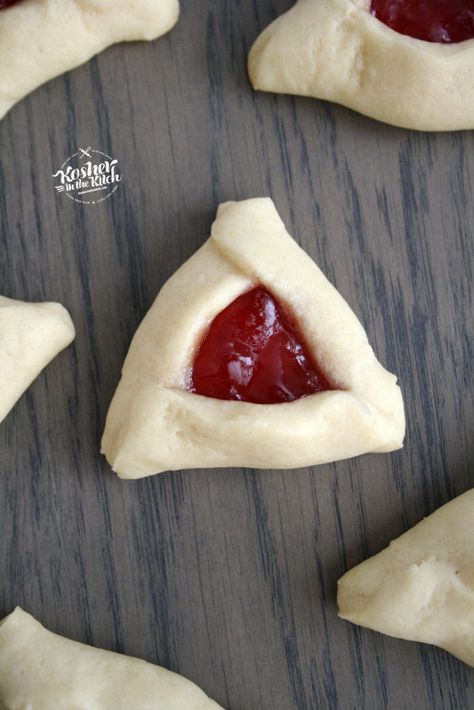 Purim Desserts, Easy Hamantaschen Recipe, Easy Hamentashen Recipe, Best Hamantaschen Recipe, Feast Foods, Hamentashen Recipe, Jewish Dishes, Jewish Cookies, Jewish Desserts