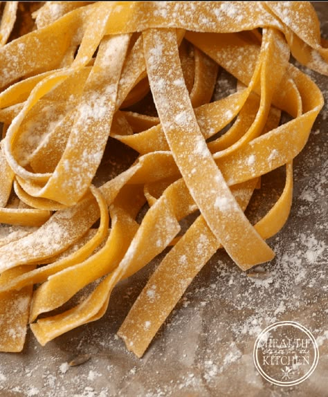 Cassava Recipe, Cassava Flour Recipes, Plant Paradox Diet, Paleo Pasta, Pasta Dough Recipes, Nutritional Yeast Recipes, Homemade Egg Noodles, Aip Paleo Recipes, Plant Paradox