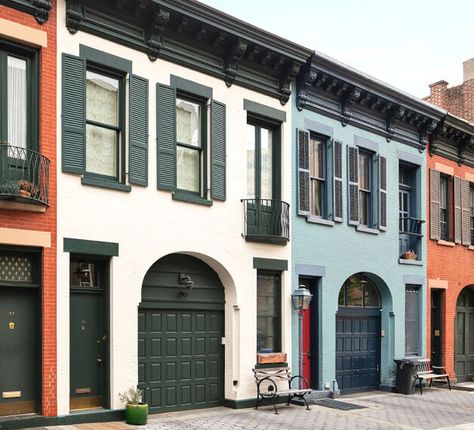 Painted Brick Exteriors, Townhouse Exterior, Apartments Exterior, Apartment Exterior, House Redesign, Row Houses, Brooklyn Heights, Minimal House Design, Row House