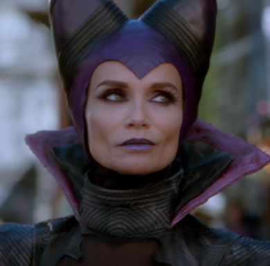 Maleficent Descendants, Maleficent Icon, Descendants Dr, Isle Of The Lost, Kristin Chenoweth, Feeling Used, Lost Job, Disney Fairy, Shows On Netflix