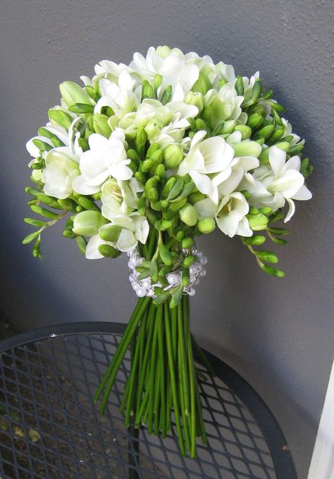 Freesia Wedding Bouquet, Freesia Wedding, Freesia Bouquet, Freesia Flowers, Wedding Crashers, Wedding Flowers Summer, White Wedding Bouquets, Emo Kid, Green Bridesmaid