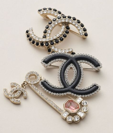 Costume jewelry — Fashion | CHANEL Chanel Closet, Charlotte Chesnais, Mode Chanel, Fashion Chanel, Chanel Official, Chanel Official Website, Detailed Jewelry, Chanel Fashion, Jewelry Creation