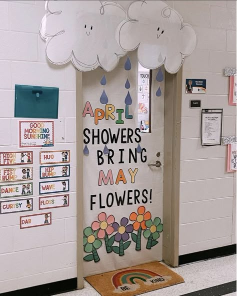 April Daycare Door Ideas, Kindness Wall Classroom, Weather Themed Classroom, Preschool Door Decorations Spring, Bulliten Boards Ideas Aesthetic School, Preschool Classroom Inspiration, Special Needs Classroom Ideas, April Door Ideas For Classroom, Kindergarten Classroom Door Ideas