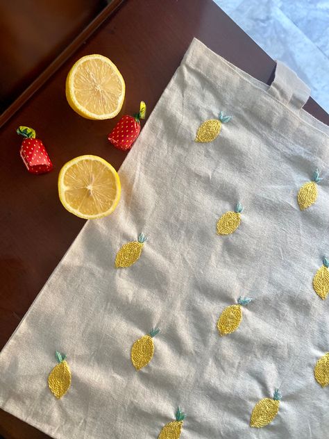 Boxer Embroidery, Embroidered Lemon, Lemon Embroidery, Sewing Machine Projects, Embroidered Tote Bag, Embroidered Tote, Embroidery Craft, Embroidery For Beginners, Orange Bag