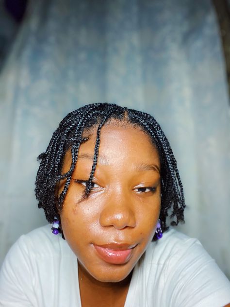 mini braids.. with beads Short Mini Braids With Beads, Mini Braids On Natural Hair With Beads, Mini Braids With Beads, Mini Braids On Natural Hair, Beaded Hairstyles, Mini Braids, Protective Hairstyles For Natural Hair, Natural Braids, Loose Hair