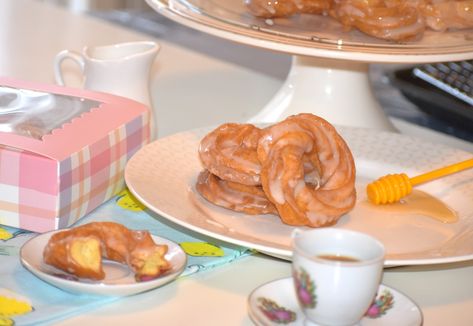 Cruller Recipe, Cruller Donut Recipe, Cruller Donut, French Cruller Donut, Crullers Recipe, French Cruller, Cruller Donuts, French Crullers, Donut Recipe