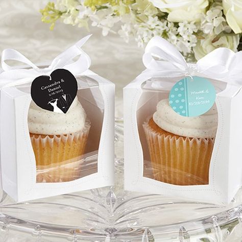 Personalized Cupcake Boxes by Beau-coup Diy Wedding Cupcakes, Cupcake Favor Boxes, Cupcake Favors, Cupcake Accessories, Hot Wedding, Wedding Cake Prices, Personalised Cupcakes, White Cupcakes, Cupcakes Decorados