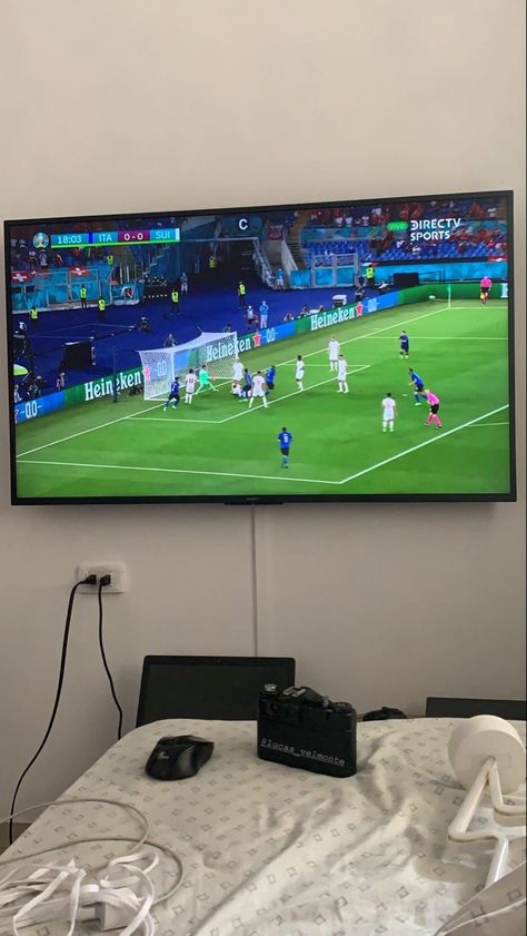 Watching Football On Tv Aesthetic, Fifa Aesthetic, Watching Football On Tv, Sports Boys Room, London Sightseeing, Sms Language, Iptv Subscription, Stream Live, Ugly Love