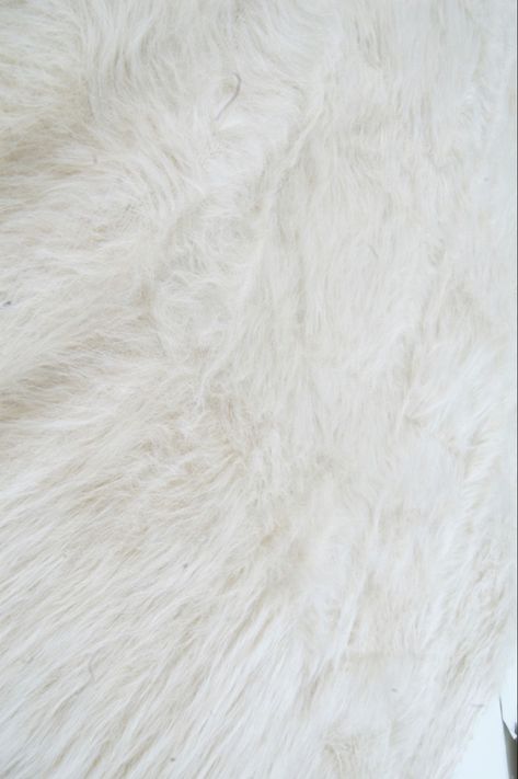 White Rug Aesthetic, White Fluffy Carpet, White Carpet Living Room, Grey Fluffy Carpet, Charcoal Grey Carpet, White Fluffy Rug, Fluffy Carpet, Modern Carpets, Fuzzy Rug