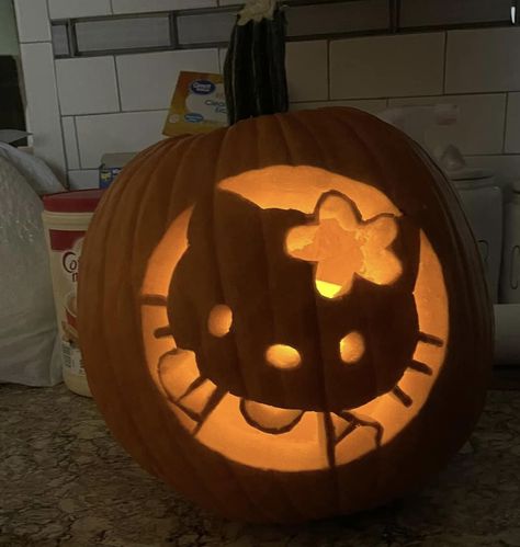 Cool Punkin Carving Ideas, Pumkin Carving Ideas Hello Kitty, Sanrio Jackolantern, Cool Jackolantern Designs, Hello Kitty Pumpkin Carving Stencils, Pumpkin Carving Ideas Hello Kitty, Punkin Carving Idea, Pumpkin Ideas Cute, Sanrio Pumpkin Carving