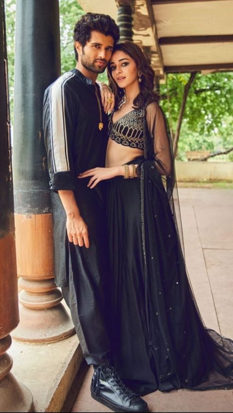 Black Saree Couple Photoshoot, Poses For Marriage, New Money Aesthetic, Reception Couple, Photo Reels, Ananya Pandey, Krysten Ritter, Bollywood Pictures, Vijay Devarakonda