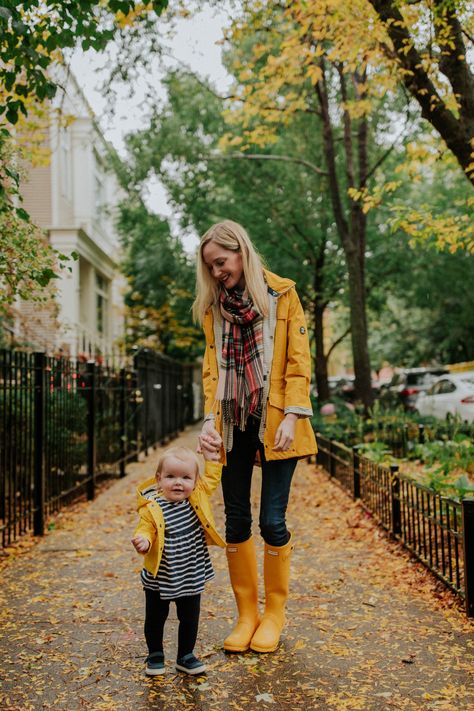 Yellow Hunter Boots, Yellow Rain Boots, Hunter Boots Outfit, Yellow Raincoat, Boating Outfit, See Yourself, Raincoats For Women, Rainy Day Outfit, Casual Winter Outfits