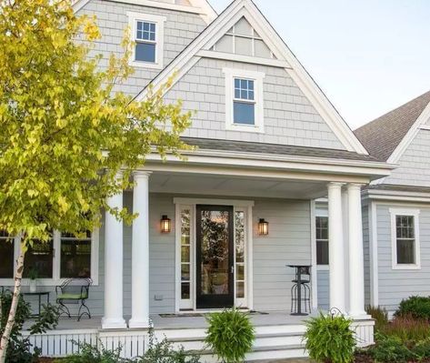 Drift of Mist Sherwin Williams Paint Color Ideas - Nikki's Plate Drift Of Mist, Interior Paint Palettes, Cement Siding, Gray House, Farmhouse Paint Colors, James Hardie, Farmhouse Paint, Pintura Exterior, Exterior Color Schemes