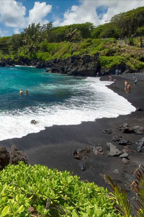 Punaluu Black Sand Beach Hawaii, Black Sand Beach Hawaii Big Island, Hawaii Big Island Photography, Black Sand Beach Maui, Hawaii Black Sand Beach, Maui Black Sand Beach, Traveler Aesthetic, Punaluu Beach, Black Sand Beach Hawaii