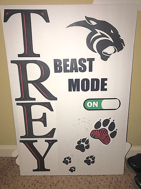 Football Poster Sports Posters Diy, Game Poster Ideas Sports, Hoco Football Game Posters, Poster Ideas For Sports, Football Buddy Posters, Football Playoff Posters, Football Playoff Signs High School, Defense Football Posters, Homecoming Football Posters