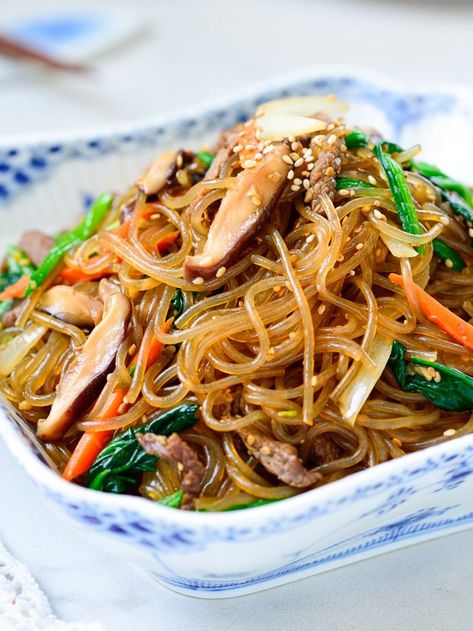 Japchae Recipe Korean, Stir Fry Glass Noodles, Glass Noodles Recipe, Korean Stir Fry, Korean Glass Noodles, Korean Sweet Potato, Weekend Recipes, Korean Side Dishes, Korean Cooking