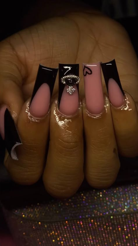 Square Nails With Charms, Matte Black Acrylic Nails, 19th Birthday Nails, Aesthetic Piercing, Acrylics Ideas, Nba Artwork, Black Acrylic Nails, Acrylic Toe Nails, Acrylic Nail Set