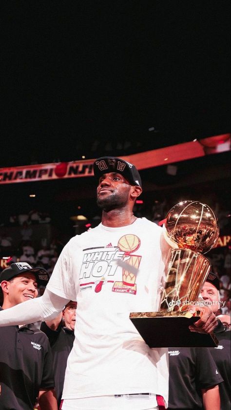 Cold Lebron Pics, Lebron James Aesthetic, Lebron James Pictures, Lebron James Heat, Lebron James Dunking, Nba Pics, James Wallpaper, Basketball Aesthetic, Lebron James Championship