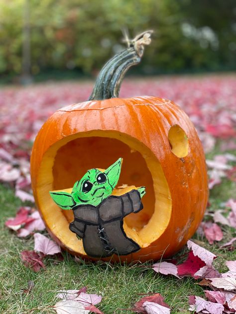 Baby Yoda Pumpkin Carving, Yoda Pumpkin Carving, Baby Yoda Pumpkin, Yoda Pumpkin, Pumpkin Easy, Pumpkin Carve, Pumpkin Designs, Halloween Pumpkin Designs, Small Pumpkins