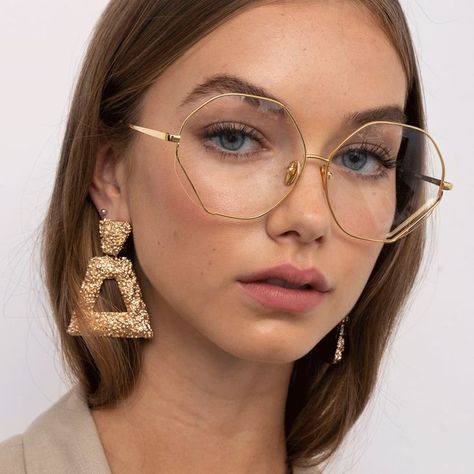 Linda Farrow Hexagon Glasses, Cute Glasses Frames, Glasses Frames Trendy, Best Eyeglasses, Glasses Trends, Womens Glasses Frames, Gold Glasses, Eyewear Trends, Trendy Glasses