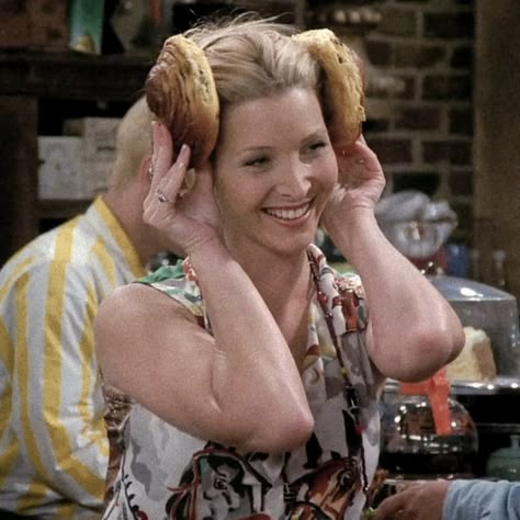 Lisa Kudrow Friends, Friends Phoebe, Friends Best Moments, 20th Century Women, Smelly Cat, Friends Cast, Friends Moments, Phoebe Buffay, Friends Characters