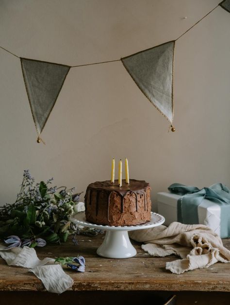 The Nordic Kitchen – seasonal living & photography Nordic Cake Design, Nordic Birthday Party, Cake Lifestyle Photography, Nordic Food Photography, Scandinavian Birthday, Nordic Food, Living Photography, Nordic Kitchen, Seasonal Living