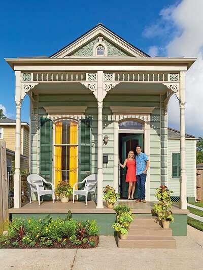 Southern Paint Colors, A Hays Town, Julia Reed, Southern Architecture, Shotgun House, New Orleans Homes, Garden District, Classic Southern, Holy Cross