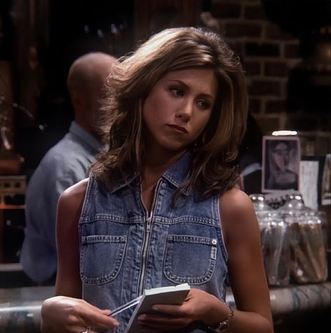 Rachel Green Aesthetic, Jennifer Aniston 90s, Estilo Rachel Green, Rachel Green Hair, Rachel Greene, Rachel Haircut, Rachel Hair, Rachel Green Friends, Jeniffer Aniston