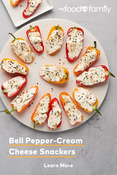 Mini Bell Pepper Snack Ideas, Bell Pepper With Cream Cheese Snack, Green Pepper Dip Cream Cheese, Cream Cheese And Bell Peppers, Red Pepper Snack Ideas, Bell Pepper Sandwich Cream Cheese, Bell Pepper And Cream Cheese, Peppers With Cream Cheese And Everything Bagel Seasoning, Pepper Cream Cheese Everything Bagel