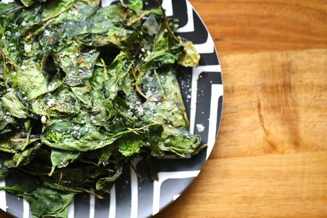 Air Fried Spinach Crispy, Air Fry Spinach, Crispy Spinach Air Fryer, Fried Spinach Crispy Air Fryer, Air Fryer Spinach Recipes, Spinach In Air Fryer, Spinach Chips Air Fryer, Flash Fried Spinach, Spinach Air Fryer