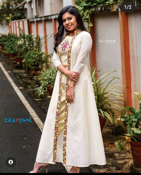 Celebrate this Onam and Vishu with yet stylish looks Look 44 #onam #vishu #keralapiravi #setsaree #traditional #modern #saree #blouse #kerala Onam Special Dress For Women, Onam Special Dress, Modern Saree Blouse, Onam Dress Ideas, Onam Outfits Ideas, Kerala Dress, Onam Dress, Fashion Theory, Onam Outfits