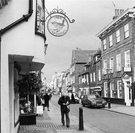 Classic pictures of Kent in the 1990s Classic Pictures, Leeds Castle, London Now, High Street Shops, Royal Marines, The 1990s, Famous Faces, Memory Lane, Looking Back