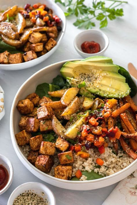 Veggies Bowls, Tofu And Veggies, Roasted Tofu, Nourish Bowls, Inflammation Recipes, Raw Spinach, Competition Prep, Buddha Bowls, Anti Inflammation