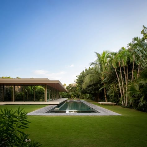 Brazilian Summer, Studio Mk27, Tropical Architecture, Palm Beach Florida, Dream House Interior, Outdoor Swimming, Florida Usa, House Room, Pretty House