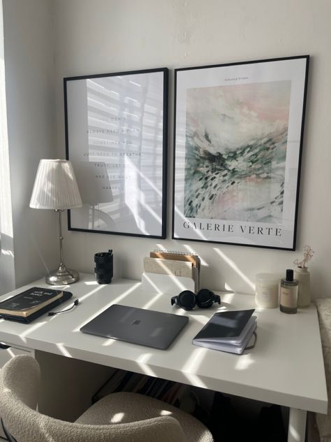 Studera Motivation, Cozy Home Office, Office Room Decor, Bedroom Desk, Study Room Decor, Room Makeover Bedroom, Home Office Setup, Room Makeover Inspiration, Apartment Inspiration