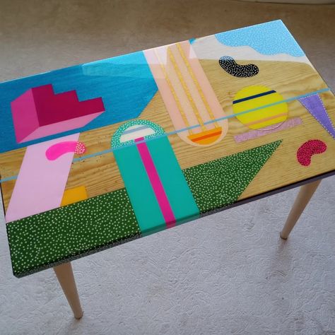 Coffee Table Paint Ideas, Funky Coffee Tables, Old School Desk, Blue Coffee Table, Reclaimed Wood Side Table, Camp Table, Resin Coffee Table, Earring Template, Neon Painting