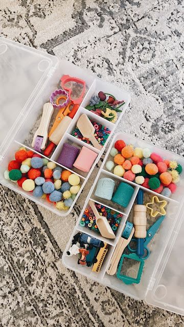 Domestic Fashionista: Playdoh Sensory Bin Kit DIY Diy Sensory Bin Gift, Playdoh Kits Diy, Playdoh Sensory Kits Diy, Playdough Sensory Bin, Diy Sensory Kit, Diy Playdough Kit, Play Dough Storage, Dollar Tree Sensory Bin, Diy Sensory Bin