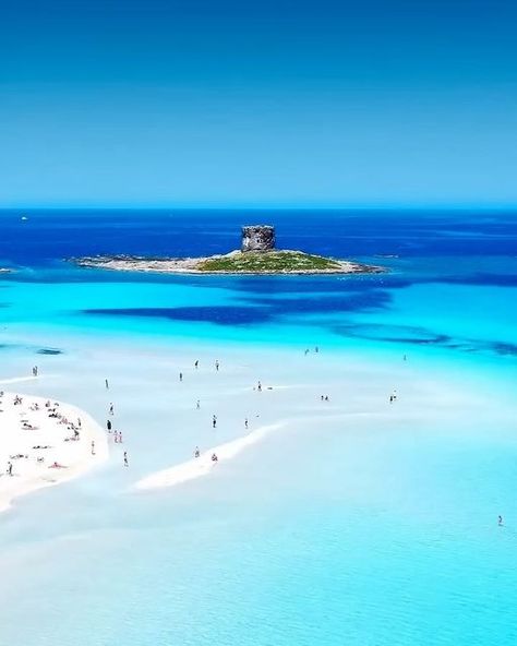 Vacations on Instagram: "Some of the beautiful beaches in Sardinia, Italy 🩵 Have you been to either of these two beaches? 🇮🇹  Videos by: @mimmomandrone  . Locations ⬇️ 1: La Pelosa  2 & 3: Cala Luna" Tropical Pictures, Cagliari Italy, Sardinia Beach, Instagram Places, Beach Video, Sardinia Italy, Tropical Beaches, Sea And Ocean, Beautiful Places To Travel