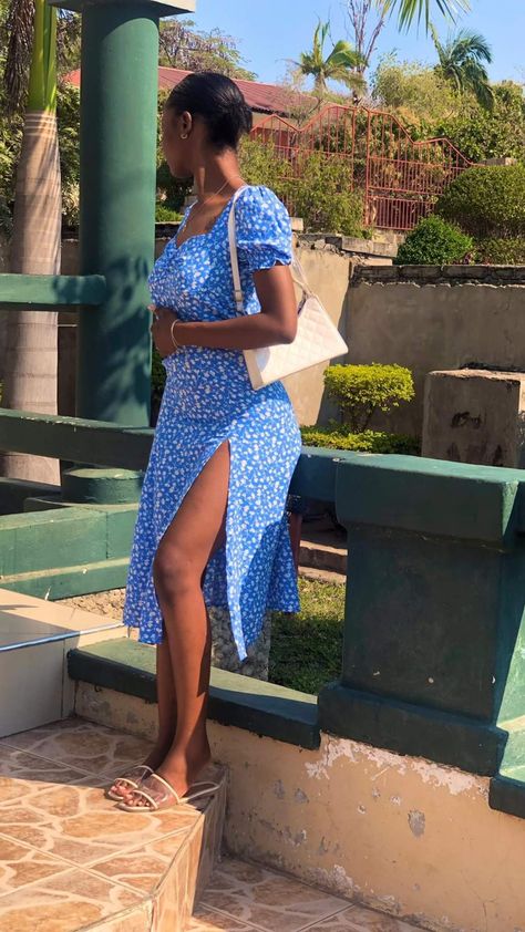 Summer dress outfits Summer Dresses On Black Women, Casual Summer Dresses Black Women, Spring Dress Black Women, Floral Dresses Black Women, Picnic Outfits Ideas, Floral Dress Black Women, Picnic Looks For Women, Picnic Style Outfit, Gowns Dresses Elegant Classy Simple