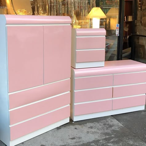 Pink Black And White Bedroom, White Bedroom Vanity, Pink Aesthetic Home, Vintage French Bedroom, 80s Furniture, 90s Home Decor, Y2k Bedroom, 90s Decor, Pink Dresser